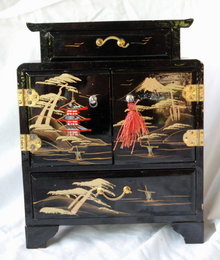 Vintage Japanese Black Lacquer-ware Wood Jewelry Chest * PRICED REDUCED! **