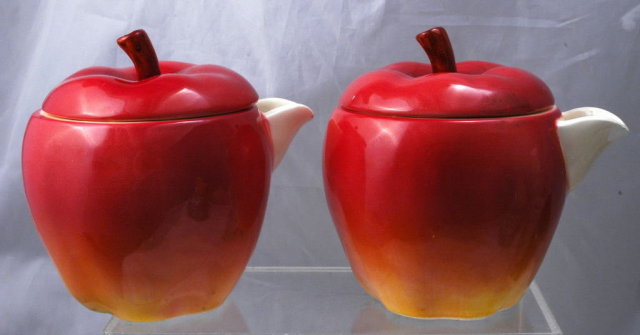 2 OTAGIRI JAPAN Pitchers with Lids for Syrups, Creamers