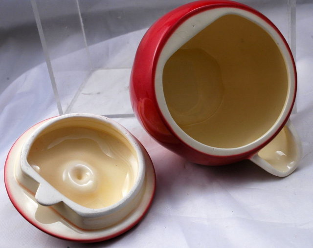 2 OTAGIRI JAPAN Pitchers with Lids for Syrups, Creamers